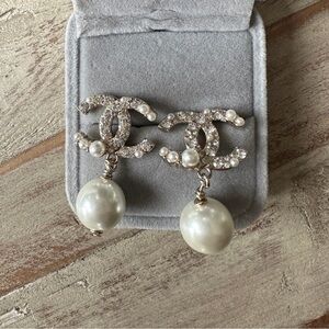 CHANEL CC Logo Pearl Drop Earrings Vintage